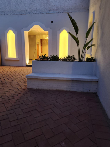 Others 5, Villa Escondida, Tlaquepaque