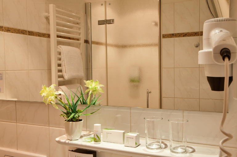 Bathroom 4