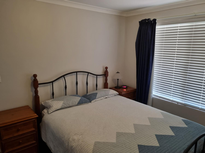 Bedroom 1, Busselton Broadwater Holiday Home, Busselton