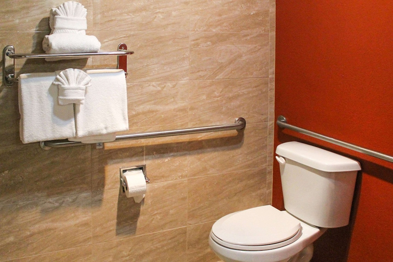 Bathroom 4, Comfort Inn, Gloucester
