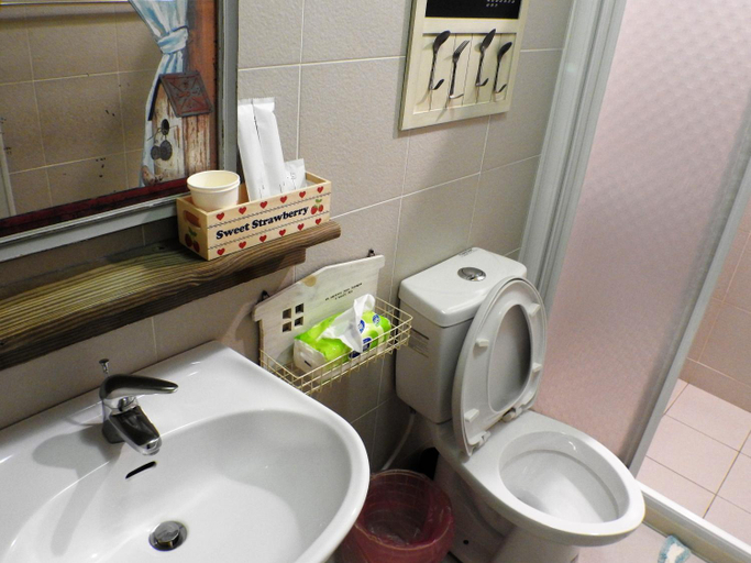 Bathroom 2, Tainan House123, Tainan
