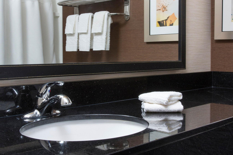 Bathroom 4, Fairfield Inn & Suites Peru, La Salle