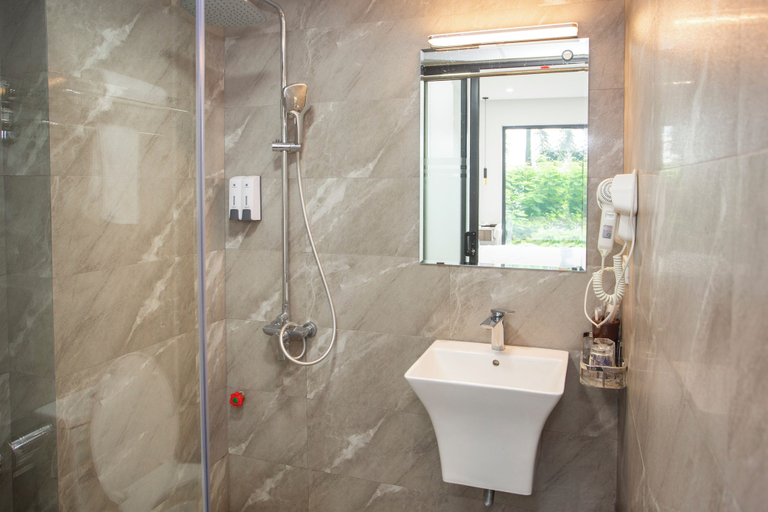 Bathroom 3, Lake View Hotel, Tây Hồ