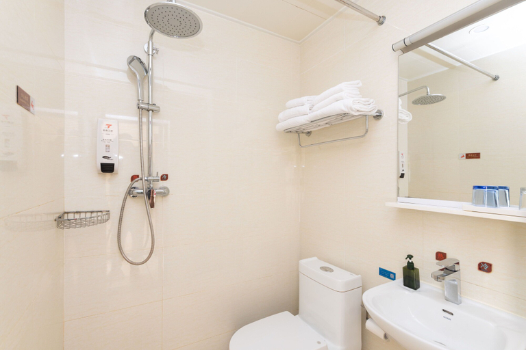 Bathroom 5, Gold Inns Chain Hotel Beijing Jianguomen, Beijing