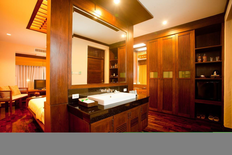 Bathroom 4