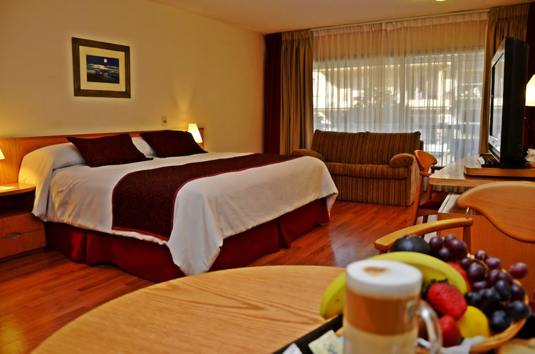 Bedroom 2, Armon Suites Hotel, Montevideo