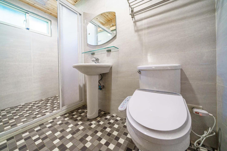 Bathroom 3, Fangshuh B&B, Hualien