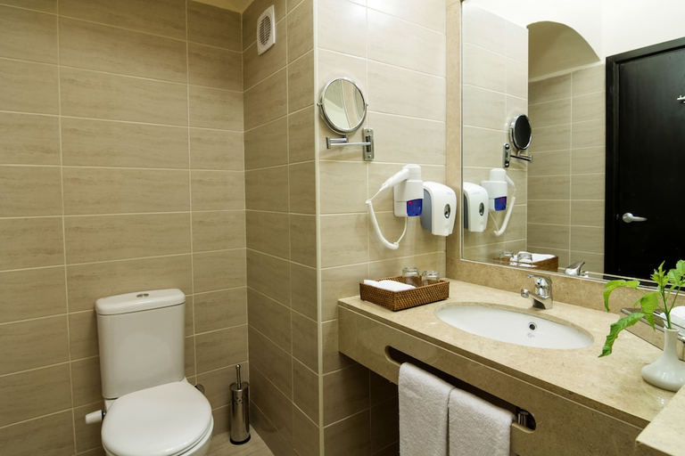 Bathroom 4, Jaz Makadi Oasis Club, Safaja