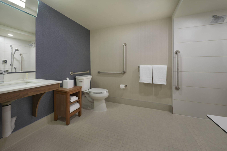 Bathroom 4, TownePlace Suites by Marriott Oshawa, Durham