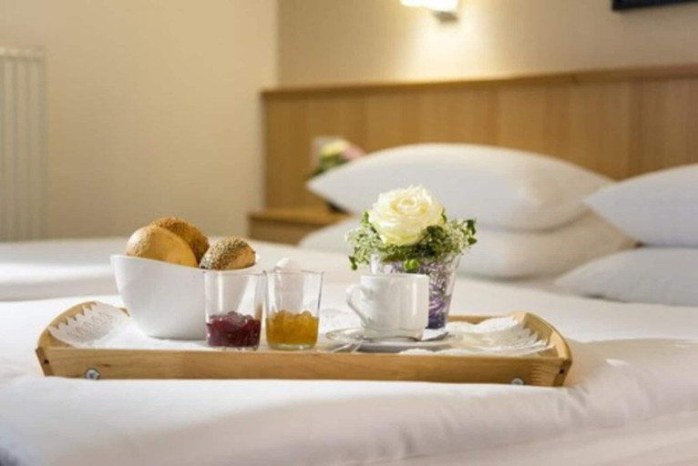Bedroom 3, Hotel Am Wald, Mettmann
