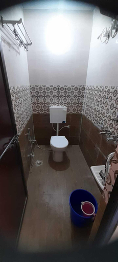 Bathroom 3, Shiv Kashi Lawn And Guest House, Varanasi
