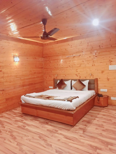 Bedroom 3, Hotel Silverine Srinagar, Srinagar