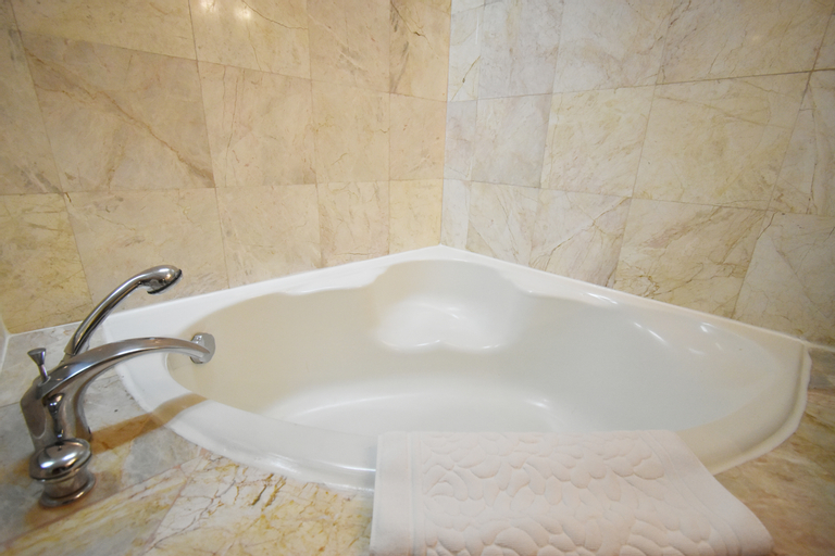 Bathroom 12
