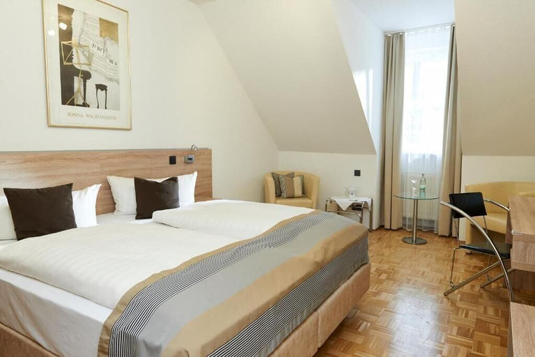Bedroom 3, Hotel Müller Café & Wein . Mondholzhotel, Würzburg
