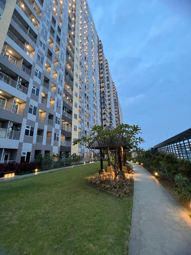 Exterior 8