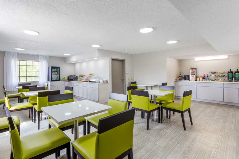 Food & Drinks 3, Quality Inn Ripley, Jackson