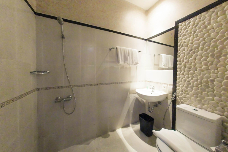 Bathroom 7
