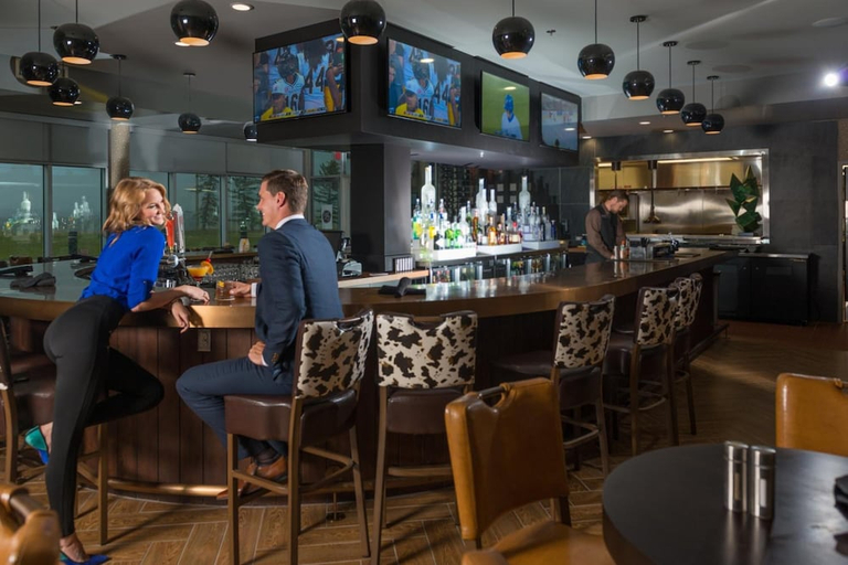 Food & Drinks 5, Applause Hotel by CLIQUE, Division No. 6