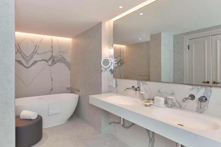 Bathroom 17