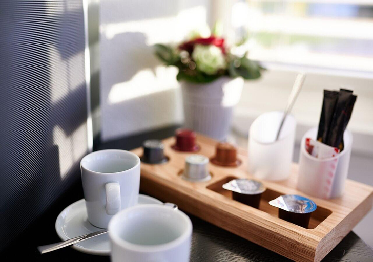Food & Drinks 7