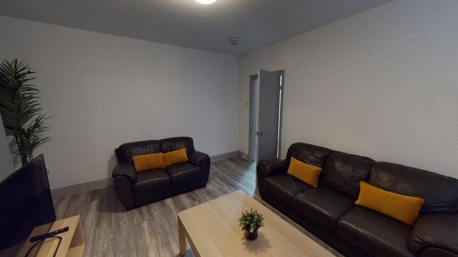 Living area, Sunderland Retreat Spacious 4 Bedroom House, Sunderland