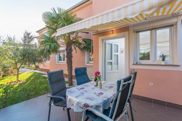 Others 2, Apartment David, Novigrad