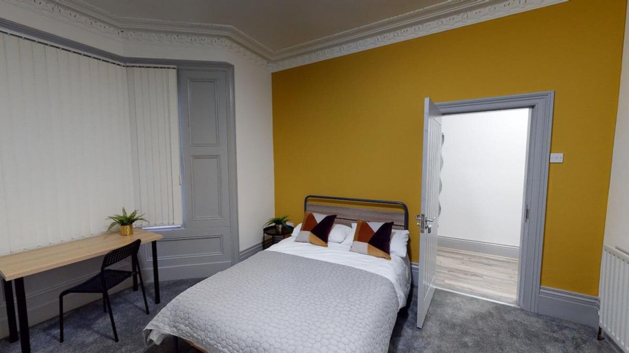 Room 5, Sunderland Retreat Spacious 4 Bedroom House, Sunderland