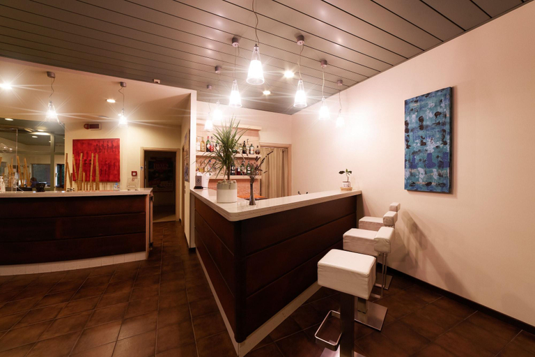 Public Area 4, Motel Hotel Piranha, Novara