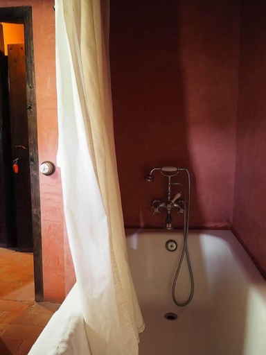 Bathroom 3, Mas Cal Sastre, Girona