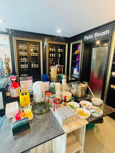 Food & Drinks