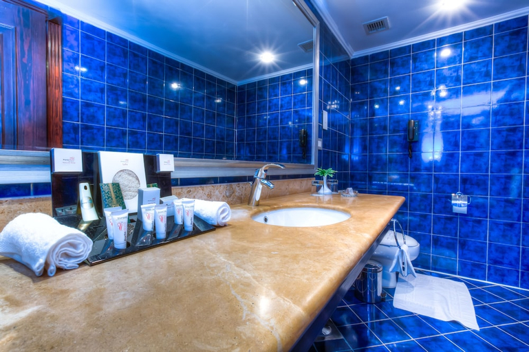 Bathroom 4, Porto Matrouh Beach Resort, Marsa Matruh