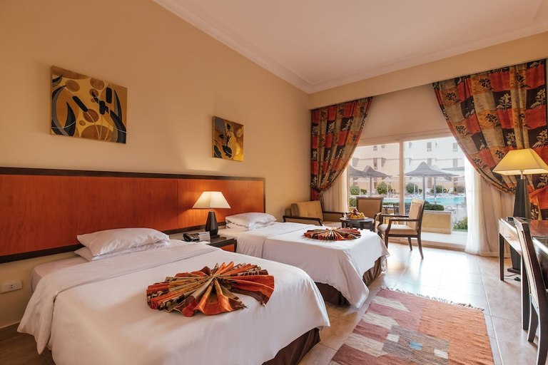 Bedroom 3, Amc Royal Hotel And Spa, Al-Ghurdaqah