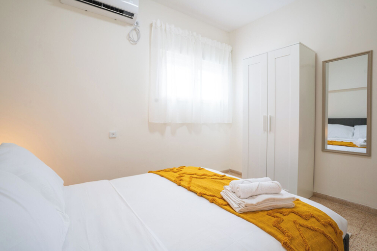 Bedroom 3, Supreme 4BR Villa With Garden & Sea View