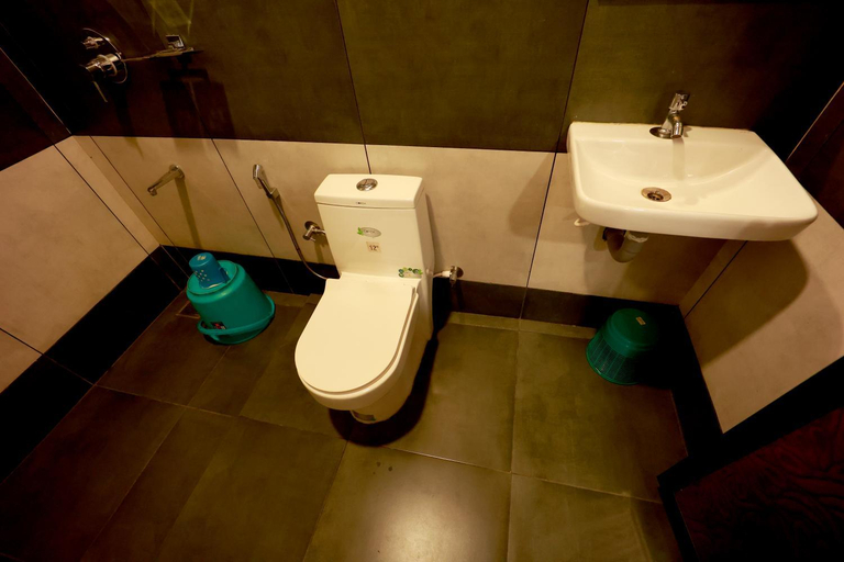 Bathroom 4, cave valley wayanad , Wayanad