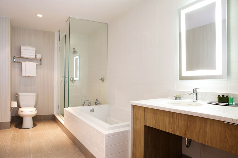 Bathroom 4, Grey Eagle Resort, Division No. 6