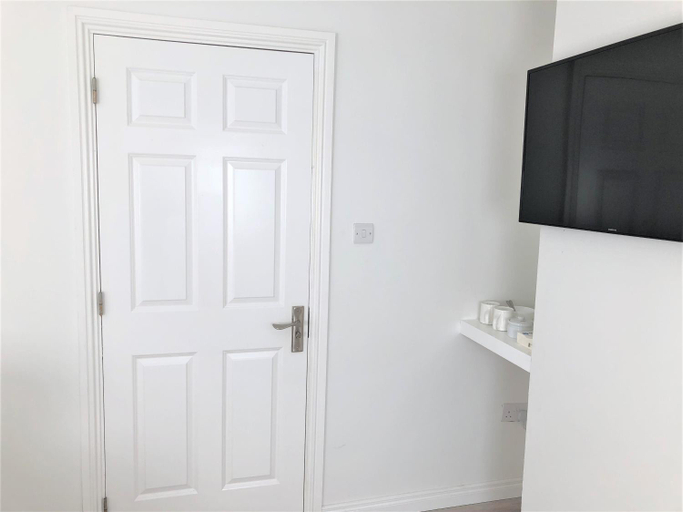 Others 2, Railway Avenue Rooms