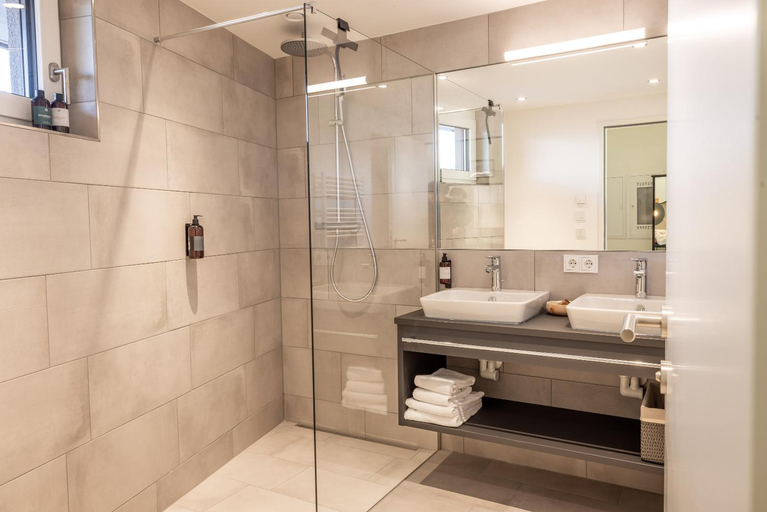 Bathroom 4, Alp Living Apartments Self-Check In, Innsbruck Land