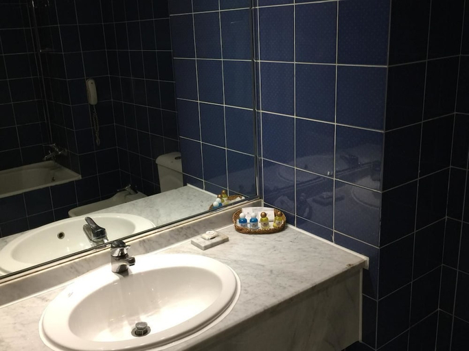 Bathroom 5, Amarante Pyramids Hotel, Al-'Umraniyah