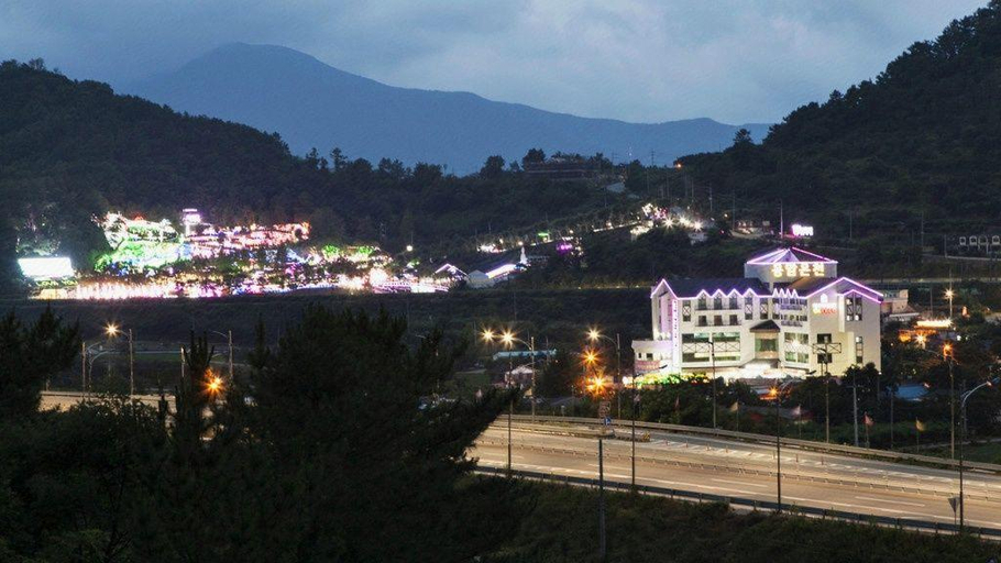 Others 3, Benikea Cheongdo Yongam Oncheon, Gyeongsan