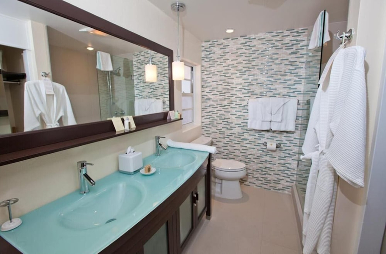 Bathroom 5, The Reefs Resort & Club