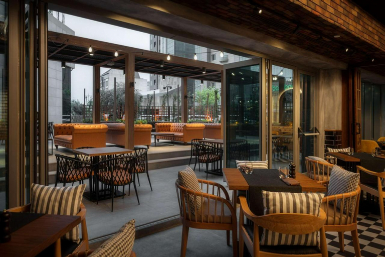 Food & Drinks 5, Radisson Hotel & Residences Erbil, Arbil