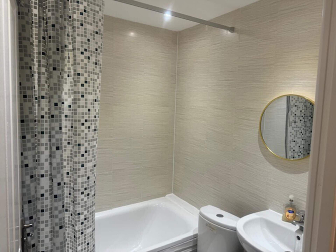 Bathroom, Lewisham Apartment Escape, London