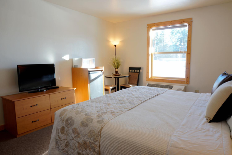 Bedroom 2, The Aspen, Gallatin