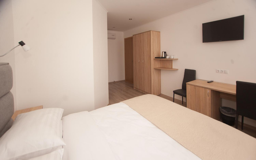 Bedroom 3, Biplan Hotel, Daugavpils