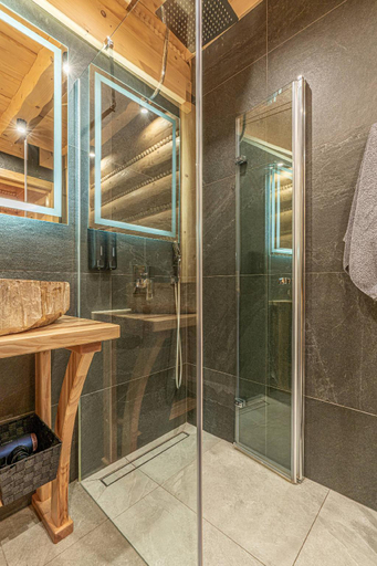 Bathroom 3, Apartamenty w Lipowskiej Chacie - jacuzzi i sauna, Cieszyn