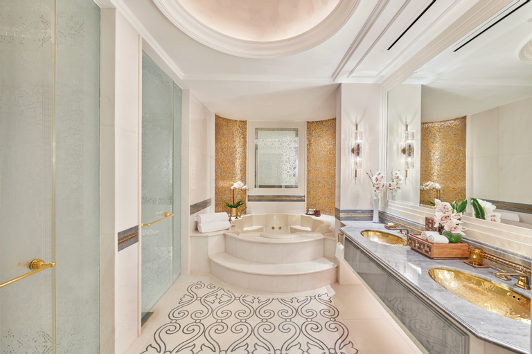 Bathroom 13