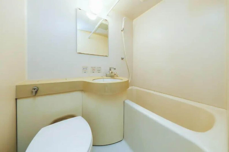 Bathroom 3, Piazza-U Yutenji by Tranova, Meguro