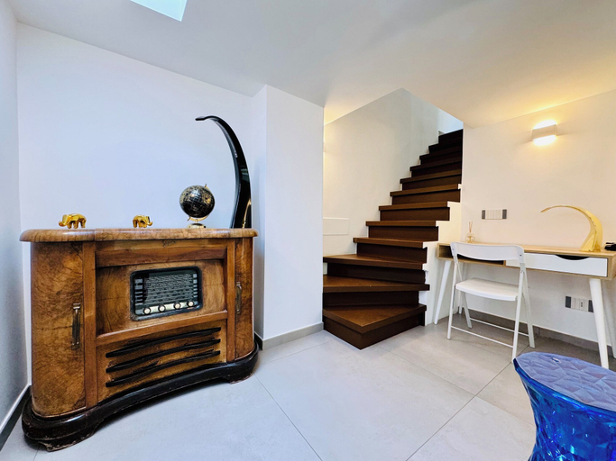 Interior 4, YourHome - AC Luxury House, Napoli