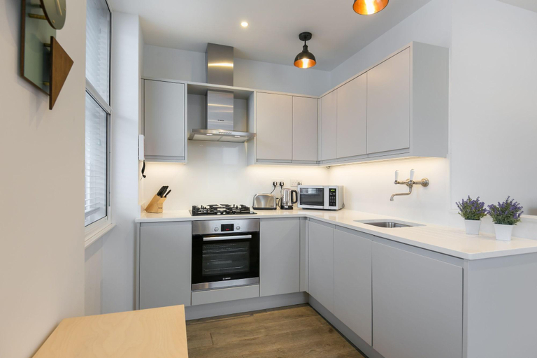 Bedroom 3, Urban Chic - Rathbone, London