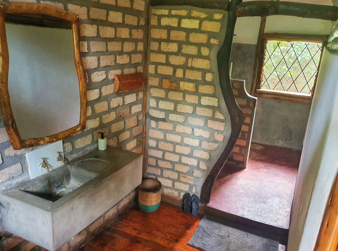 Bathroom 3, Tilapia Lodge, Busiiro